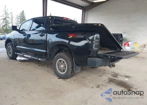 2011 Toyota Tundra Grade 5.7L V8 z USA, uszkodzony, nr VIN 5TFDY5F10BX195440